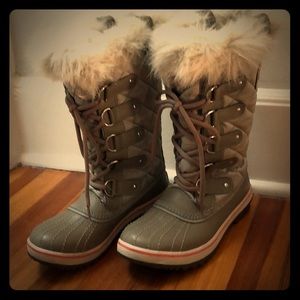 Sorel waterproof winter boots
